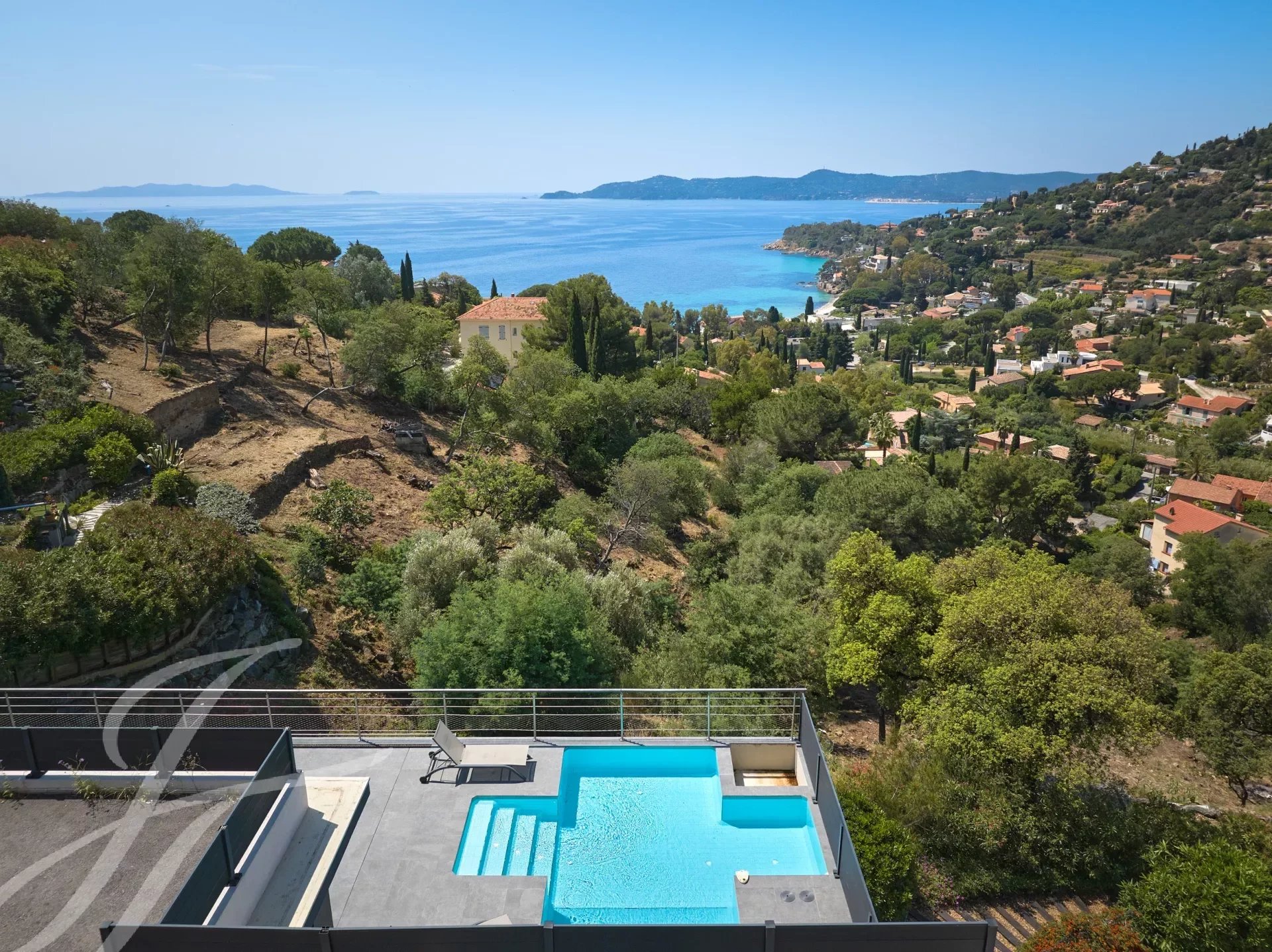 Ad Sale Apartment Le Lavandou (83980), 5.0 Rooms refV1900ST