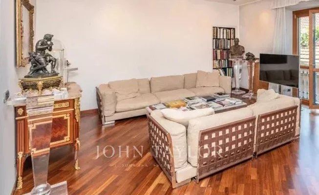 Sale Apartment Milano