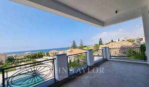 Sale Apartment Parekklisia