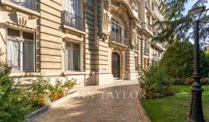 Sale Apartment Paris 16ème