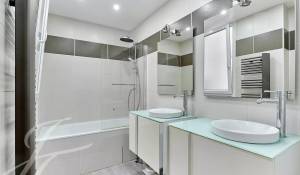 Sale Apartment Paris 18ème