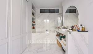 Sale Apartment Paris 18ème