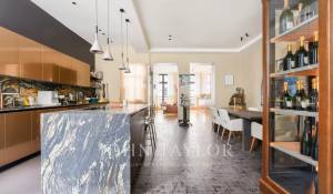 Sale Apartment Paris 1er