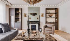 Sale Apartment Paris 1er