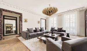 Sale Apartment Paris 1er