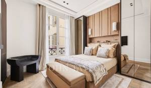 Sale Apartment Paris 1er