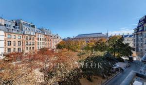Sale Apartment Paris 1er