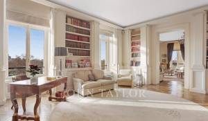 Sale Apartment Paris 1er