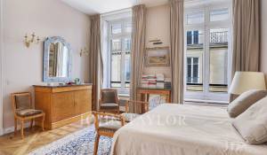 Sale Apartment Paris 1er