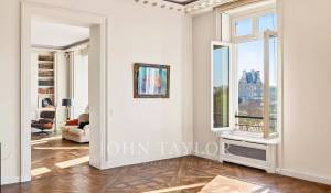 Sale Apartment Paris 1er
