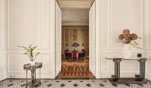 Sale Apartment Paris 1er
