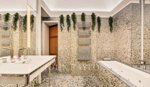 Sale Apartment Paris 1er