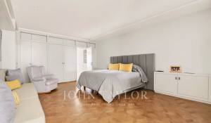 Sale Apartment Paris 1er