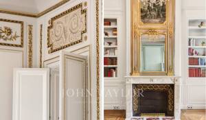 Sale Apartment Paris 1er