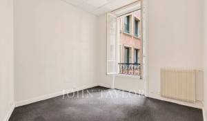 Sale Apartment Paris 1er