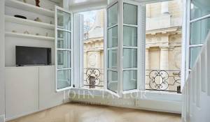 Sale Apartment Paris 1er