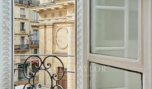 Sale Apartment Paris 1er