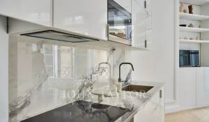 Sale Apartment Paris 1er