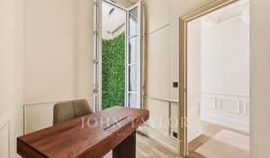 Sale Apartment Paris 1er