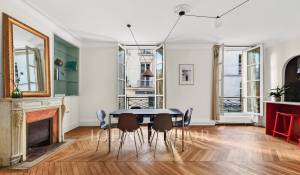 Sale Apartment Paris 3ème