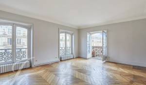Sale Apartment Paris 4ème