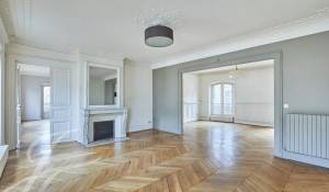 Sale Apartment Paris 4ème