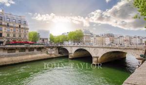 Sale Apartment Paris 4ème