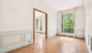 Sale Apartment Paris 4ème