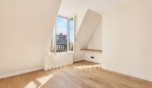 Sale Apartment Paris 4ème