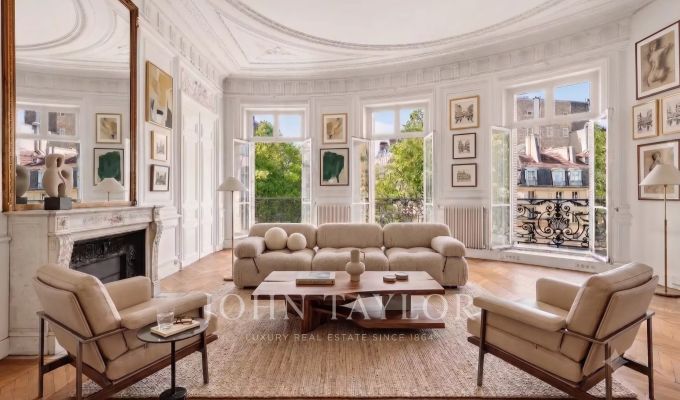 Sale Apartment Paris 7ème