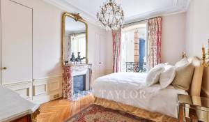 Sale Apartment Paris 8ème