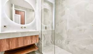 Sale Apartment Paris 8ème