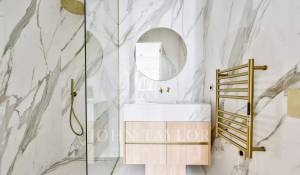 Sale Apartment Paris 8ème