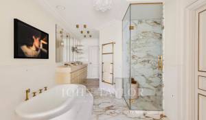 Sale Apartment Paris 8ème