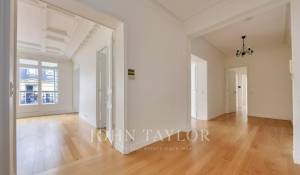 Sale Apartment Paris 8ème