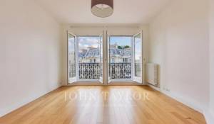 Sale Apartment Paris 8ème