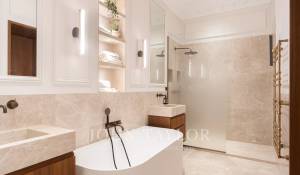 Sale Apartment Paris 8ème