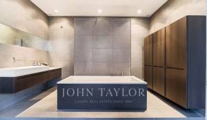 Sale Apartment Paris 8ème