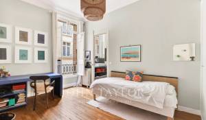 Sale Apartment Paris 8ème