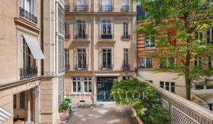 Sale Apartment Paris 8ème