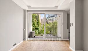 Sale Apartment Paris 8ème