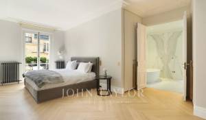 Sale Apartment Paris 8ème
