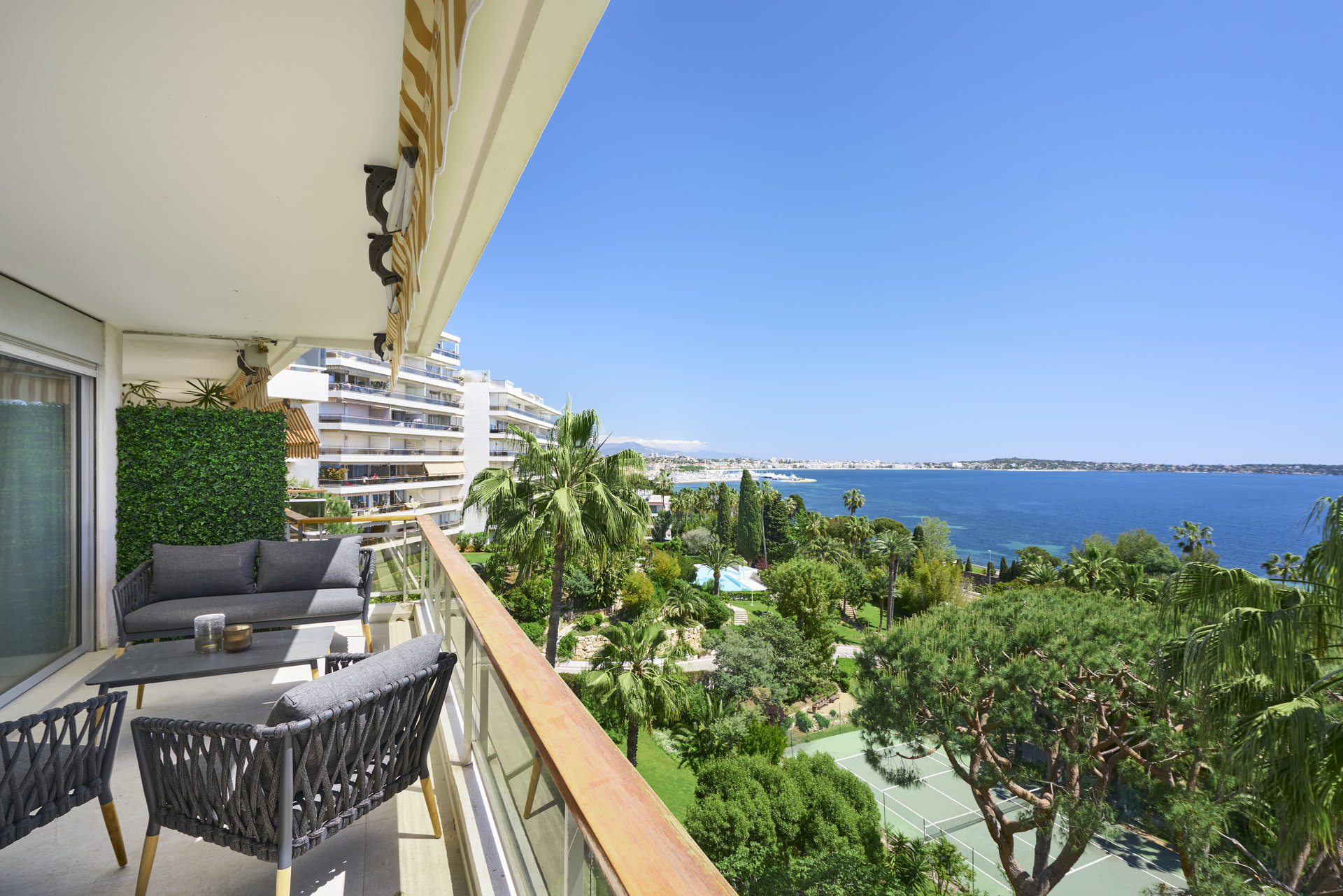 Ad Sale Apartment Vallauris Super Cannes (06220), 4 Rooms refV5673CA