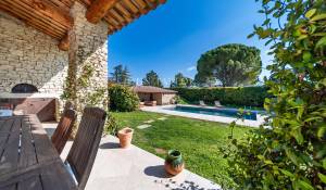 Sale Bastide Gordes