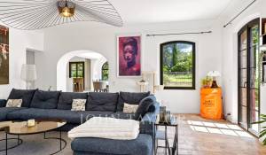 Sale Bastide Luynes