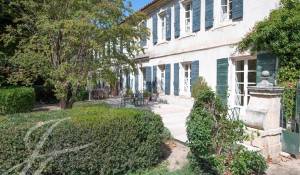 Sale Bastide Saint-Etienne-du-Grès