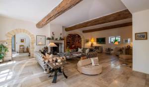 Sale Bastide Saint-Etienne-du-Grès