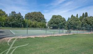 Sale Bastide Saint-Etienne-du-Grès