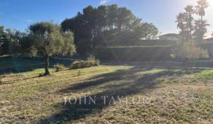 Sale Building land Valbonne