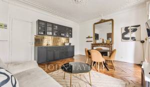 Sale Building Paris 17ème